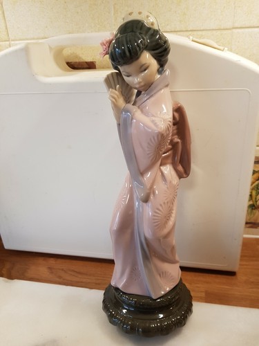 Lladro timid japanese - lladro, "timid"