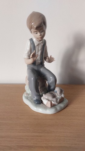 Nao lladro watching the - nao,