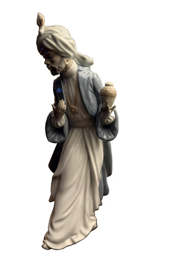 Nao lladro king - "king, balthasar