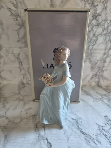 Lladro 05466 chit chat - girl, on