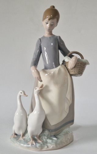 Lladro porcelain figurine - lladro,