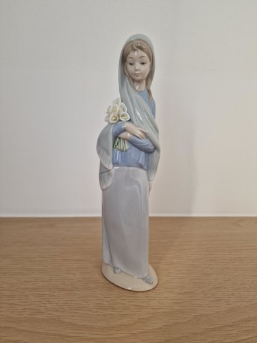 Lladro girl with calla - lladro,
