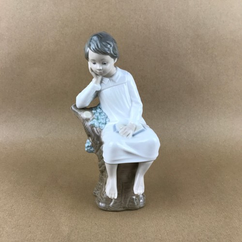 Lladro 4876 little boy - little,