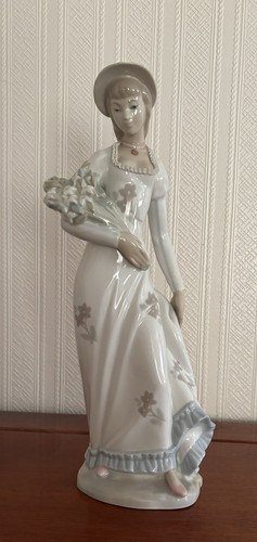 Lladro porcelain figurine - lladro,