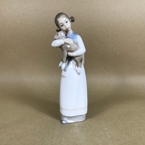 Lladro 1010 girl - with, lamb
