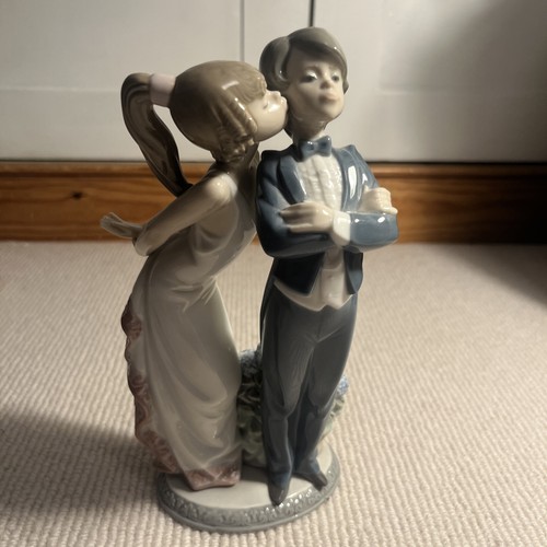Lladro first kiss retired - lladro, "first