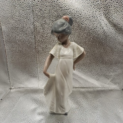 Nao lladro spain girl - spain,,