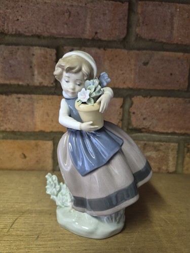 Lladro 5223 spring here - is,
