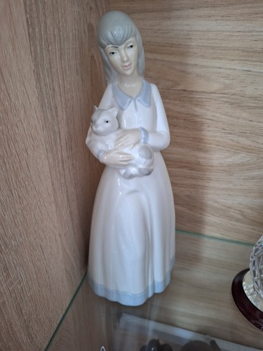 Lladro porcelain lady - lladro,