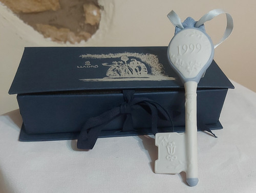 Lladro collectors society key - lladro,