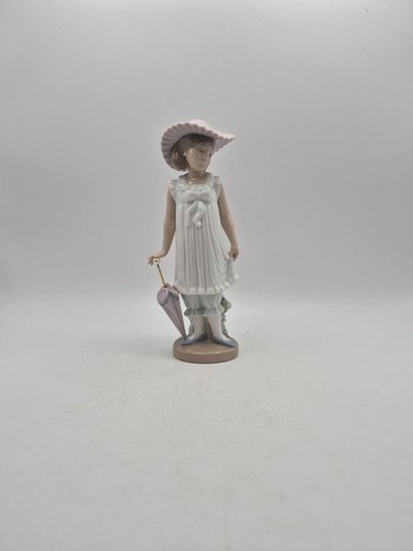 Vintage nao lladro figurine - by,