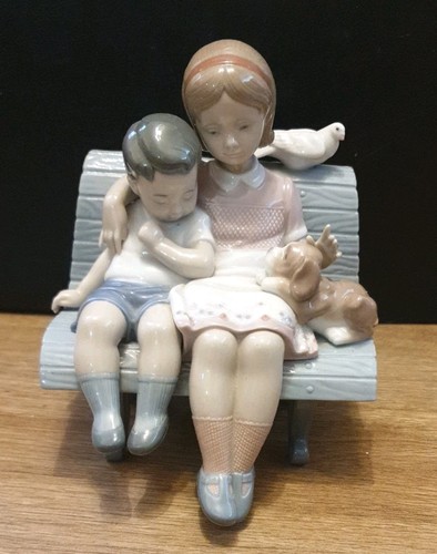Lladro 6446 surrounded love - surrounded, by
