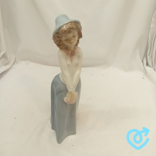 Nao figurine multi porcelain - figurine,