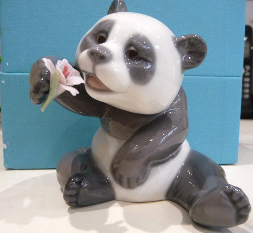 Lladro panda figurine - figurine, in