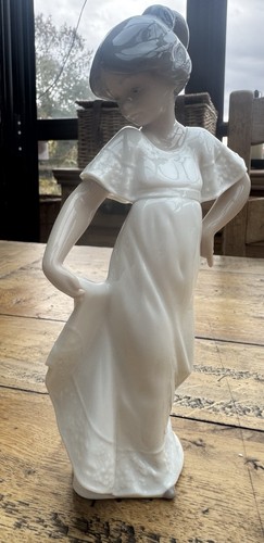 Nao lladro young - young, girl