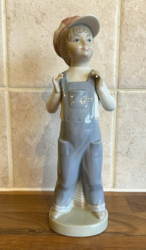 Lladro figurine boy - lladro, from