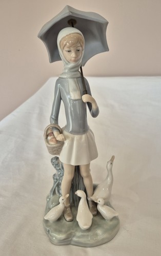 Vintage lladro girl with - lladro,