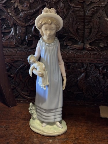 Lladro belinda with her - her, doll