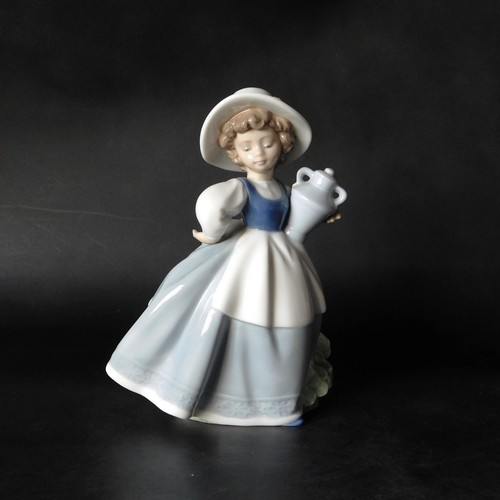 Retired nao lladro - nao, figurine