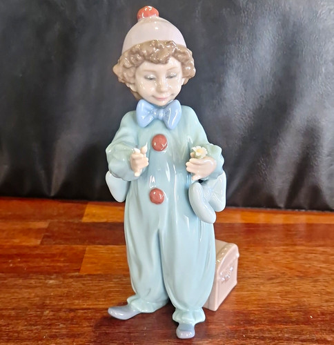 Lladro pierrot rehearsing - lladro,