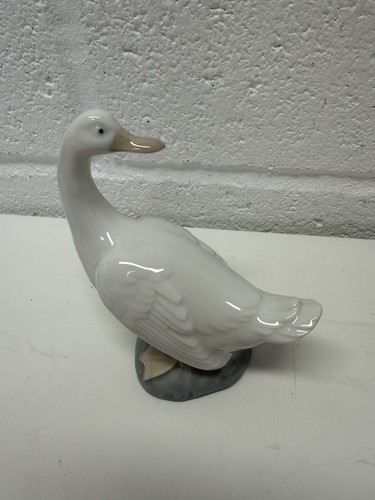Nao lladro duck turned head - lladro,