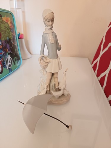 Lladro 4510 girl with - #4510,