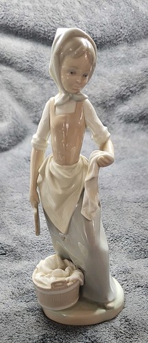 Nao lladro 2706 wash day - lladro,