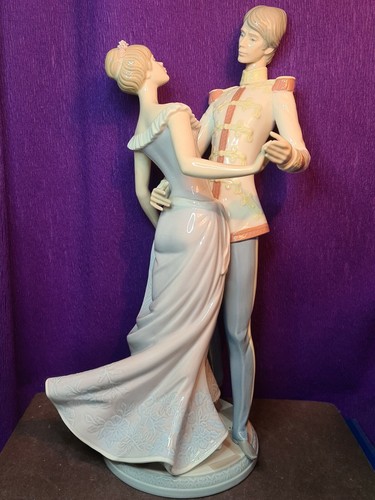 Large lladro the ball - ,