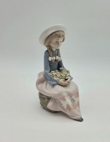 Figurine lladro pretty and - figurine,