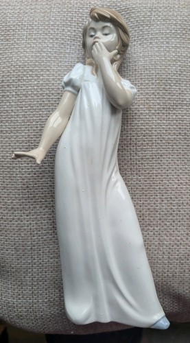 Nao lladro porcelain figurine - lladro,