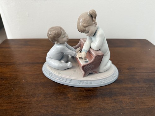 Lladro figurine 8292 first - lladro,