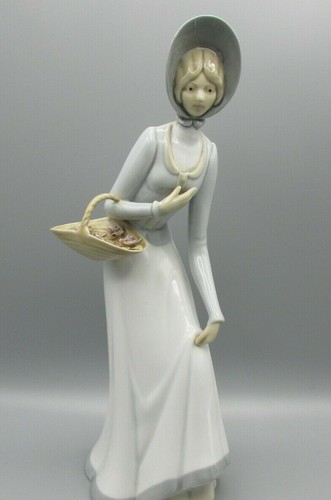 Spanish lladro type - , figurine