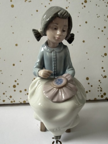Nao lladro porcelain - by,