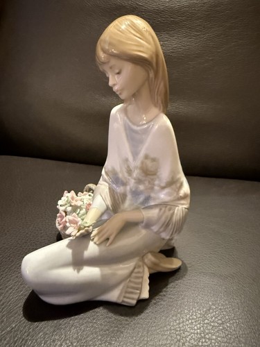 Lladro figurine - lladro,