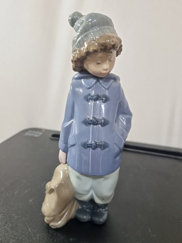 Porcelain figure nao - porcelain,