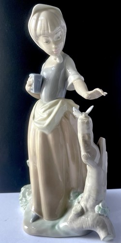 Nao lladro 00181 girl - by,