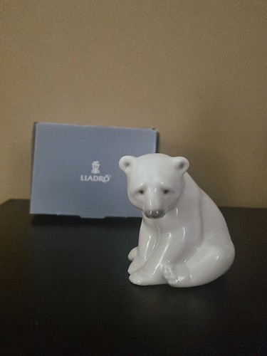 Lladro seated polar bear - lladro,