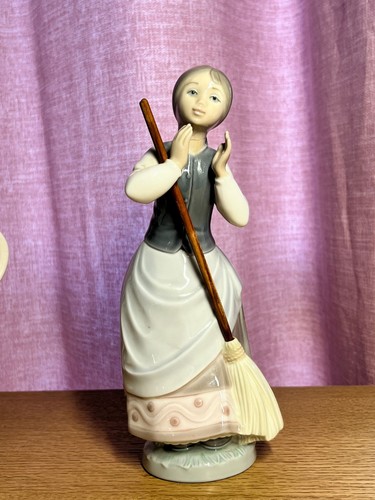 Lladro daisa 1978 - girl, with