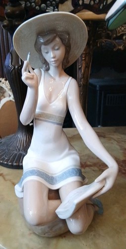 Large lladro nao figurine - figurine,