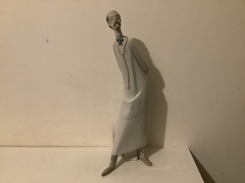 Lovely tall lladro - lovely,