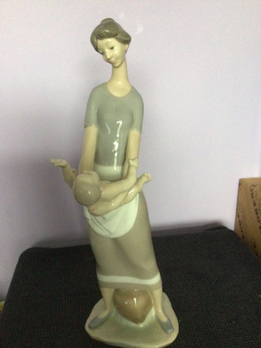 Lladro motherhood 4575 - motherhood,