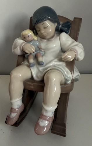 Retired lladro 5448 naptime - 5448,