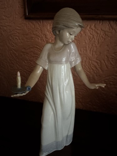 Lladro nao light the way - light, way"