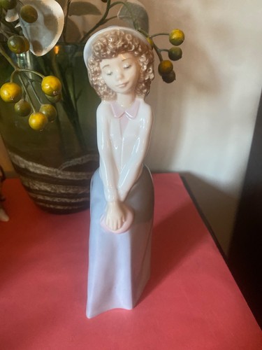 Nao figurine lladro waiting - nao,