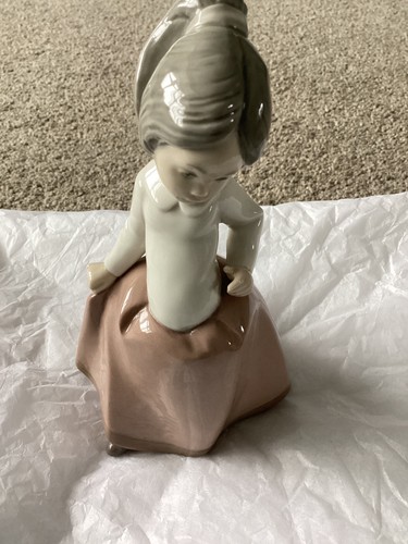Nao lladro girl - girl, porcelain