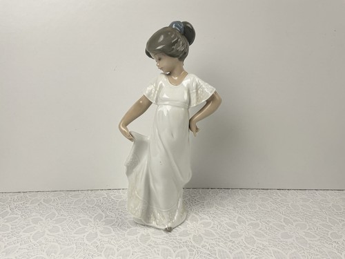 Lladró nao figurine 1110 - /,