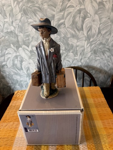 Lladro figurine 2389 time - 12",