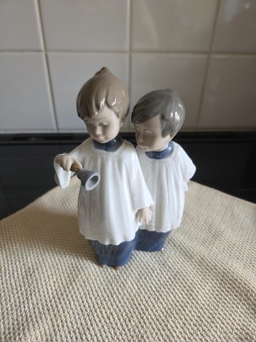 Lladro nao porcelian choir - nao,
