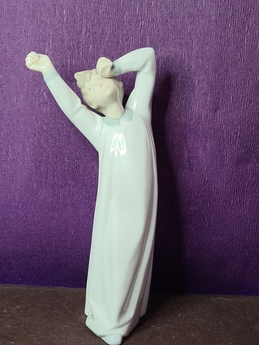 Vintage lladro boy - lladro, yawning
