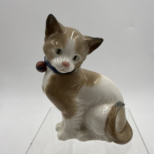 Vtg nao lladro - kitten, w/